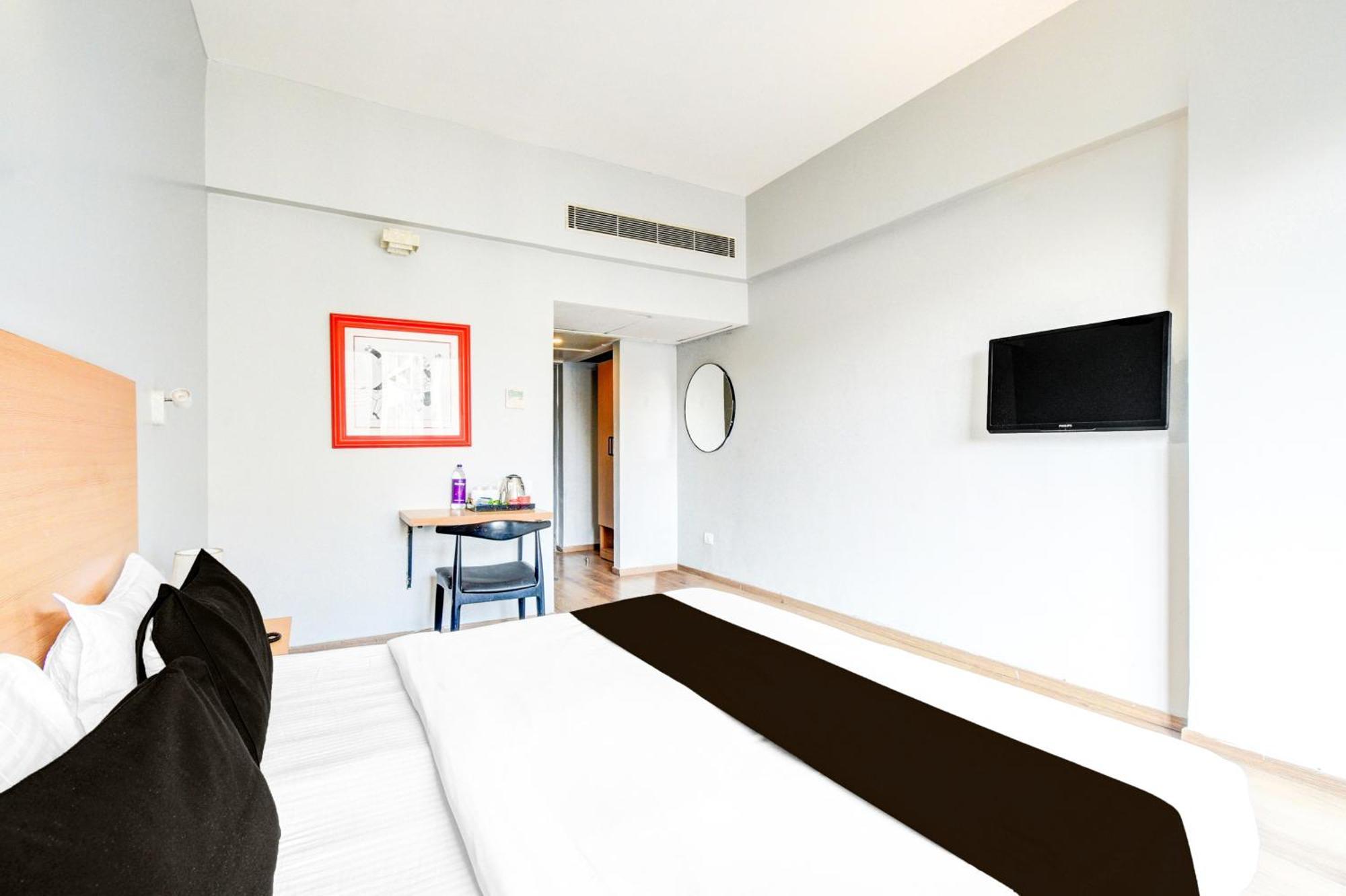 Super Townhouse Lakdikapul Hotel Hyderabad Exterior foto