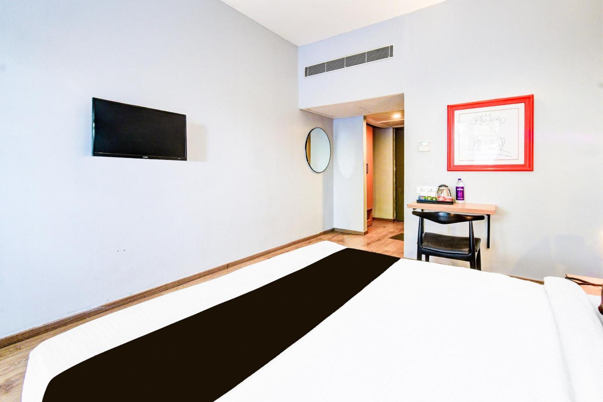 Super Townhouse Lakdikapul Hotel Hyderabad Exterior foto